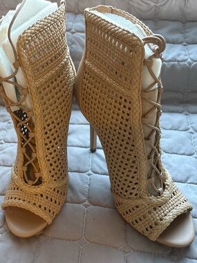 Sam Edelman Tan Woven Lace-Up Peep Toe Stiletto Back Zipper Booties, 6.5